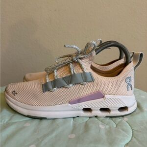 On Running Cream Sneakers with Lavender and Gray Womens size 7.5